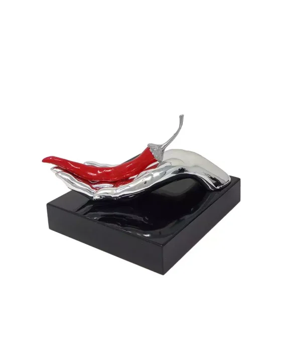 mithos-concept-prodotto-mano-con-peperoncino-rosso-sequenze-studio-design