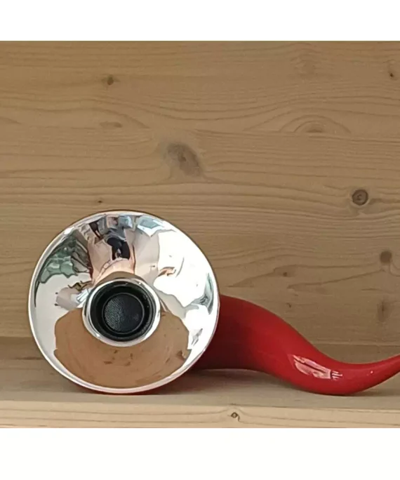 mithos-concept-prodotto-corno-rosso-orizzontale-amplificatore-sequenze-studio-design